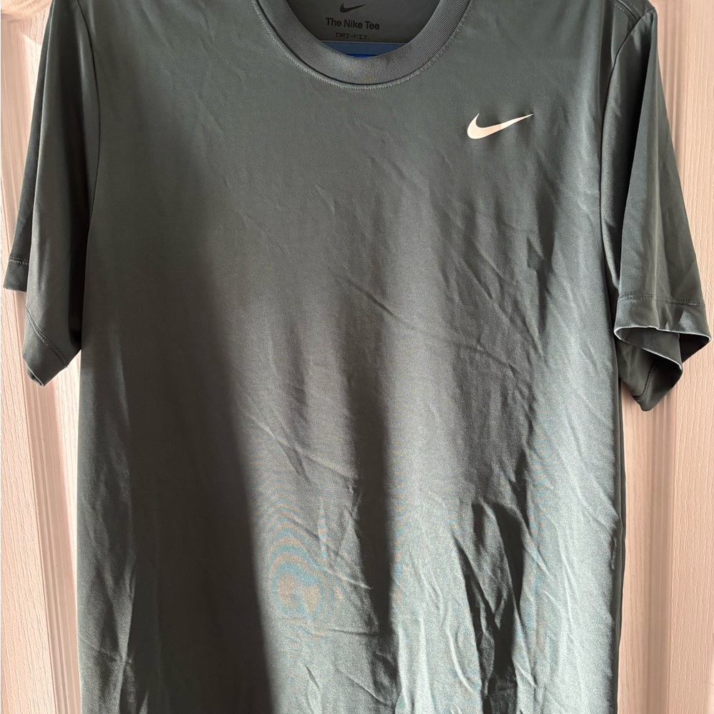 Nike Men's Dark Gray Short Sleeve Tee